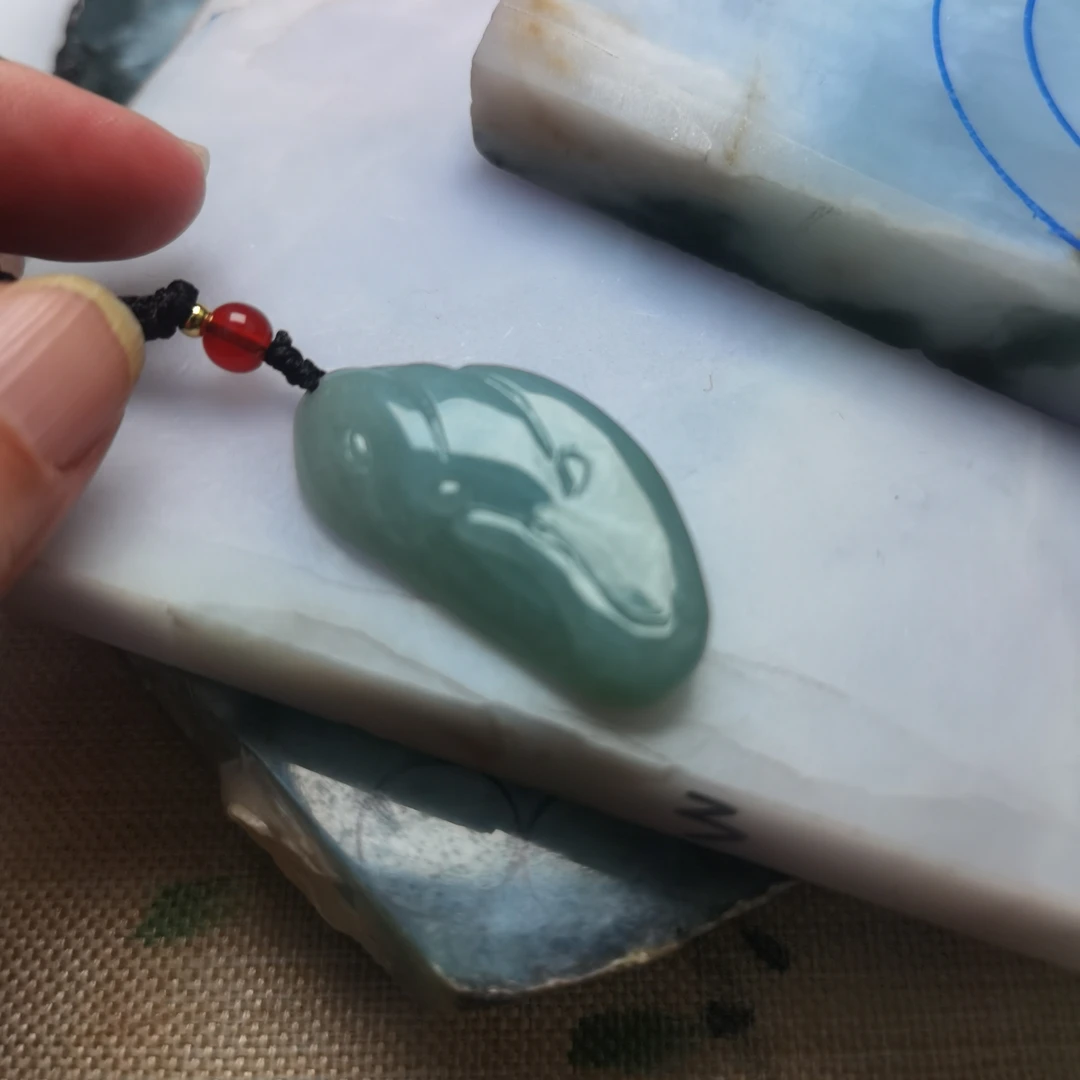 天然翡翠挂件随形