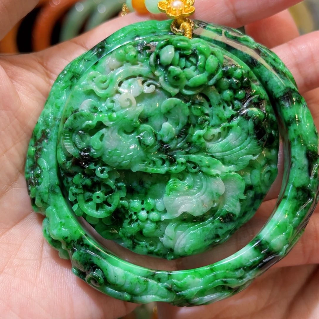 翡翠未镶嵌颈饰待编织