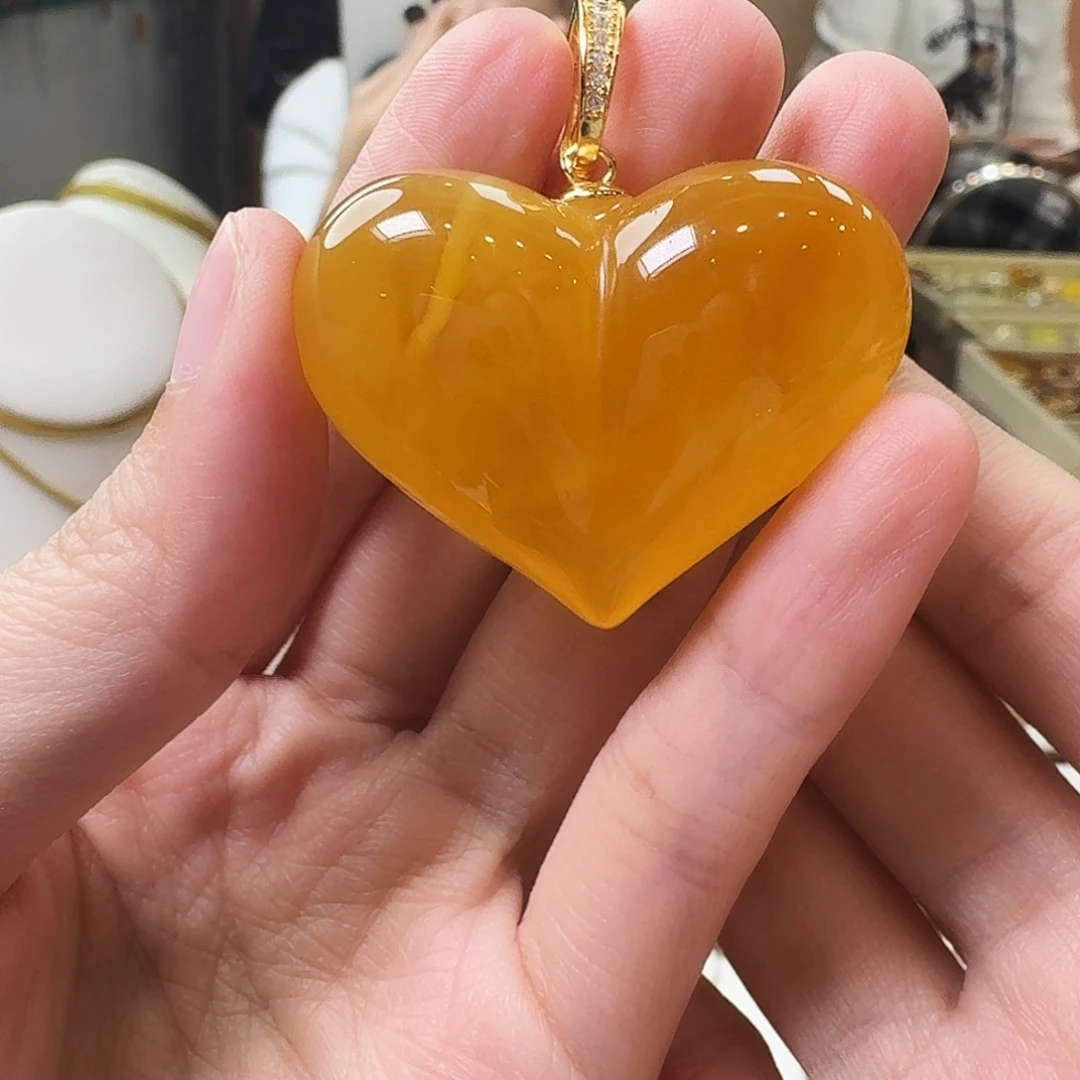 琥珀未镶嵌颈饰吊坠