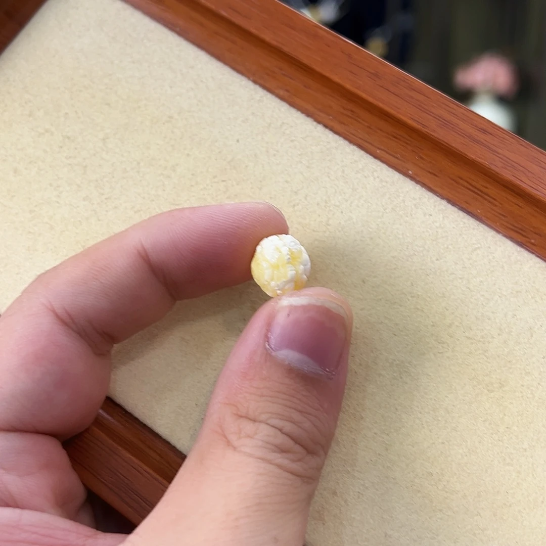 蜜蜡未镶嵌珠宝奇石