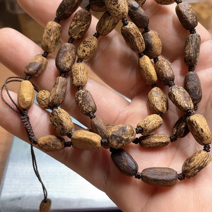 沉香手串哈***倒越南老惠安红土手串8.5克