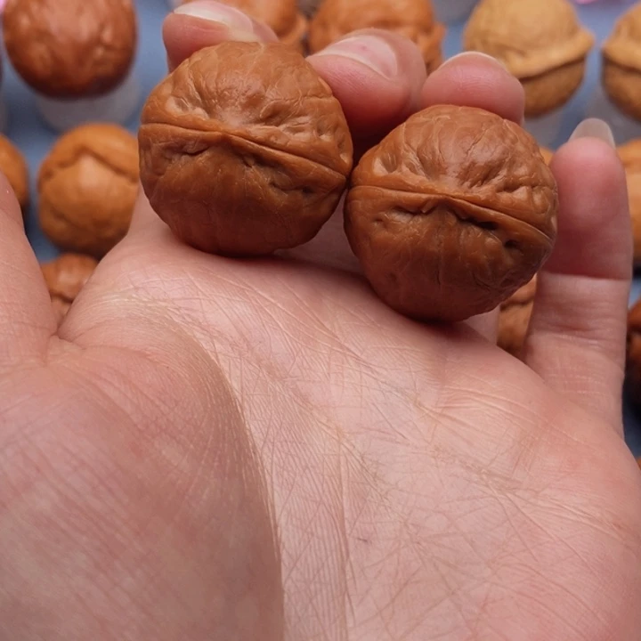 文玩核桃把件?****天青龙珠