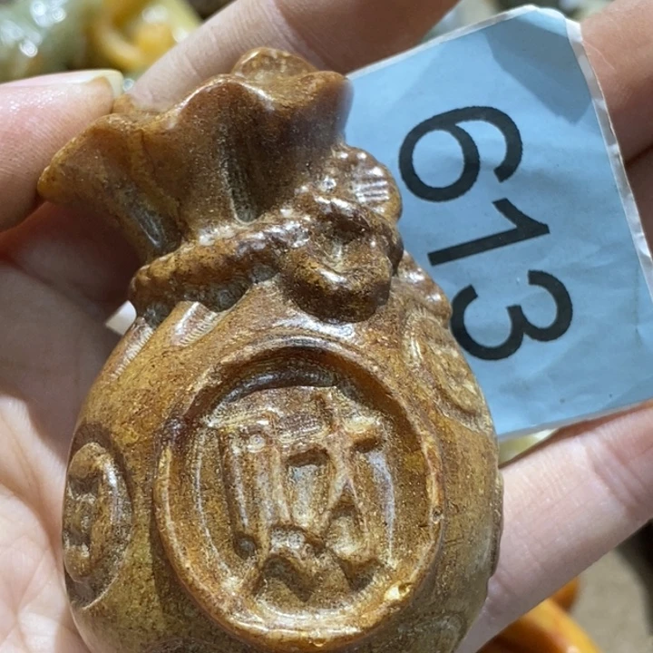 未镶嵌和田玉挂件