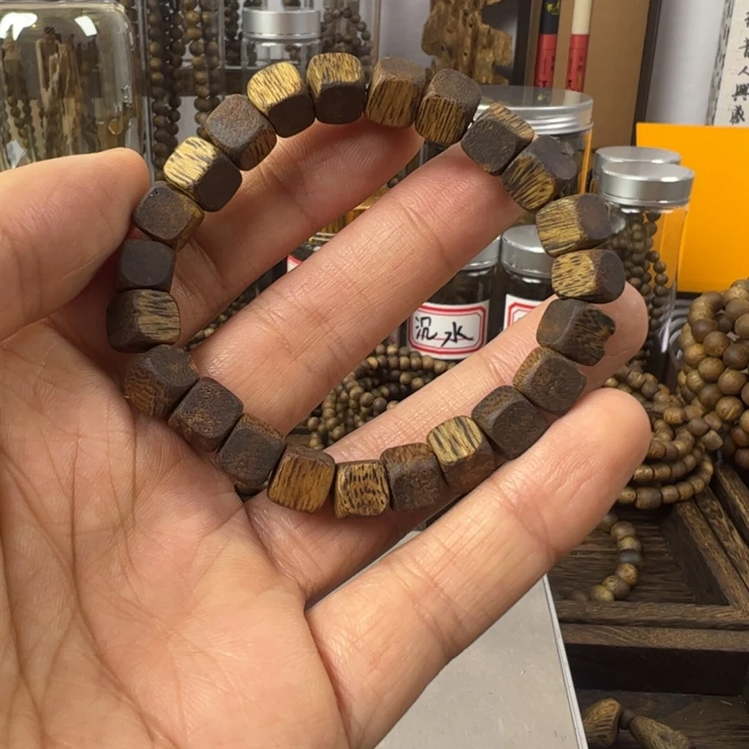 高结油沉香方糖0.8