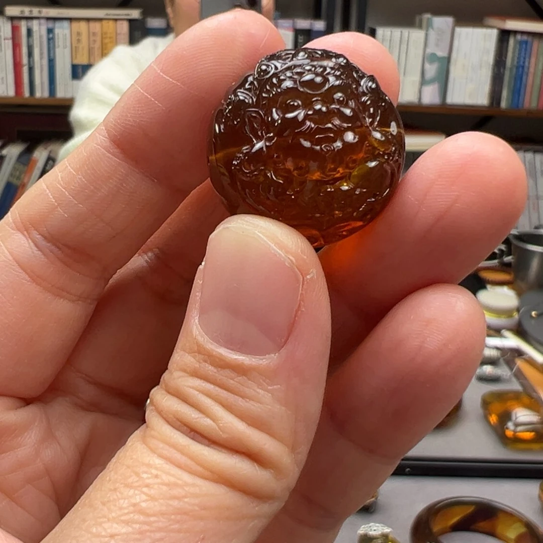 琥珀颈饰未镶嵌34珠黄