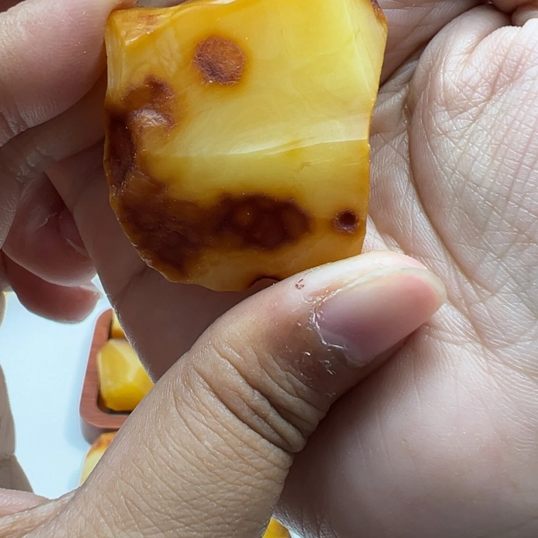 定制琥珀披****羊蜜蜡定制