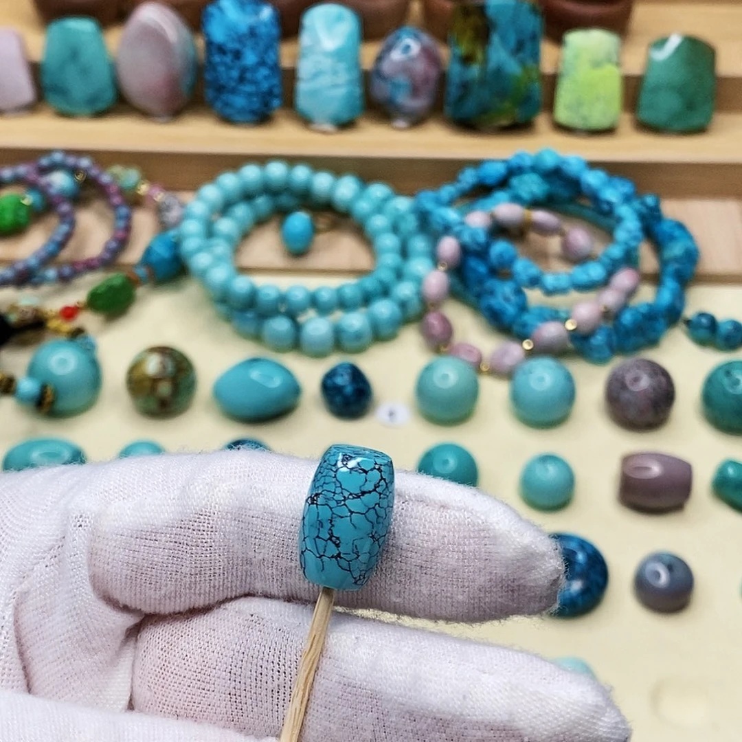 绿松石未镶嵌珠宝奇石