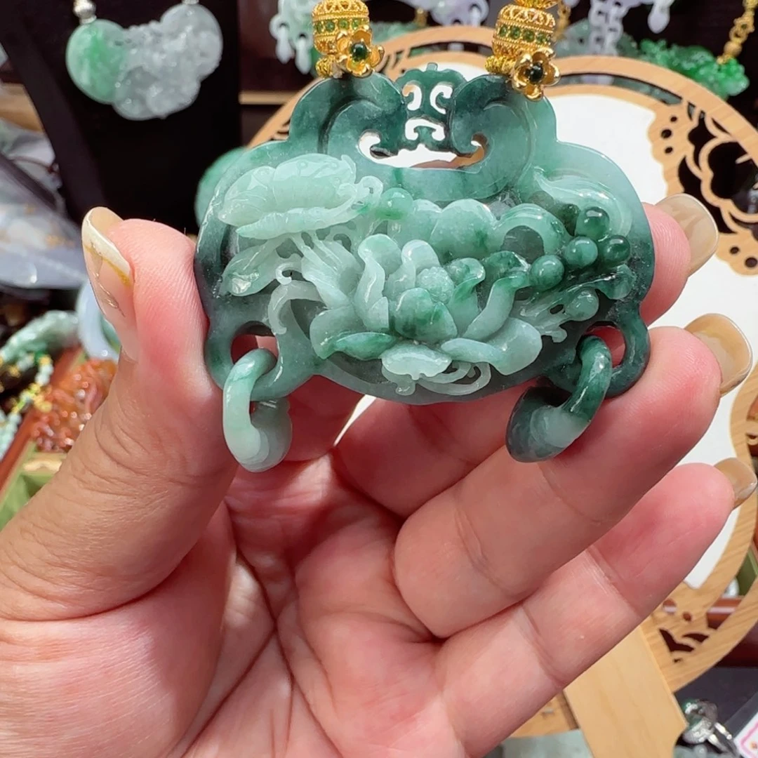 翡翠未镶嵌颈饰仿古