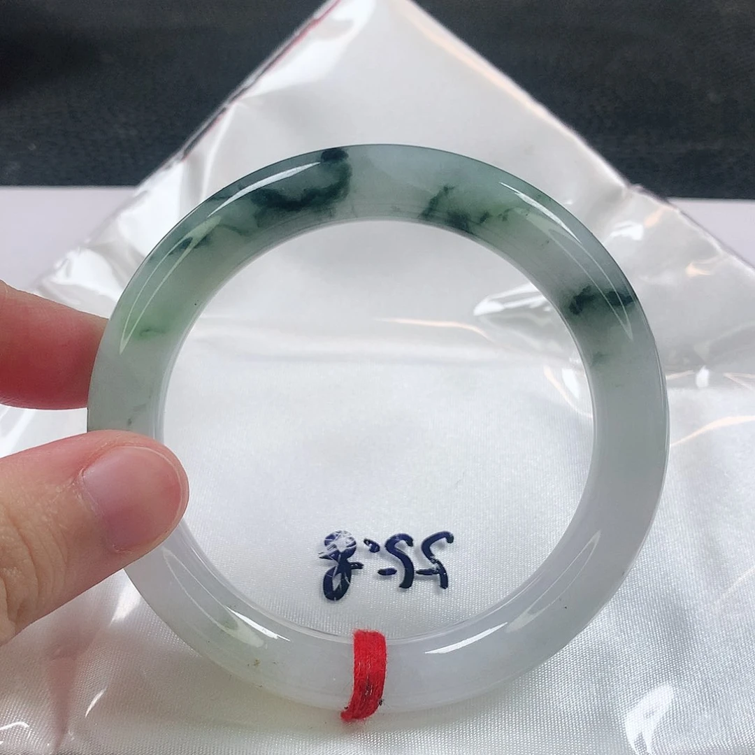 未镶嵌手镯（圆镯）翡翠382