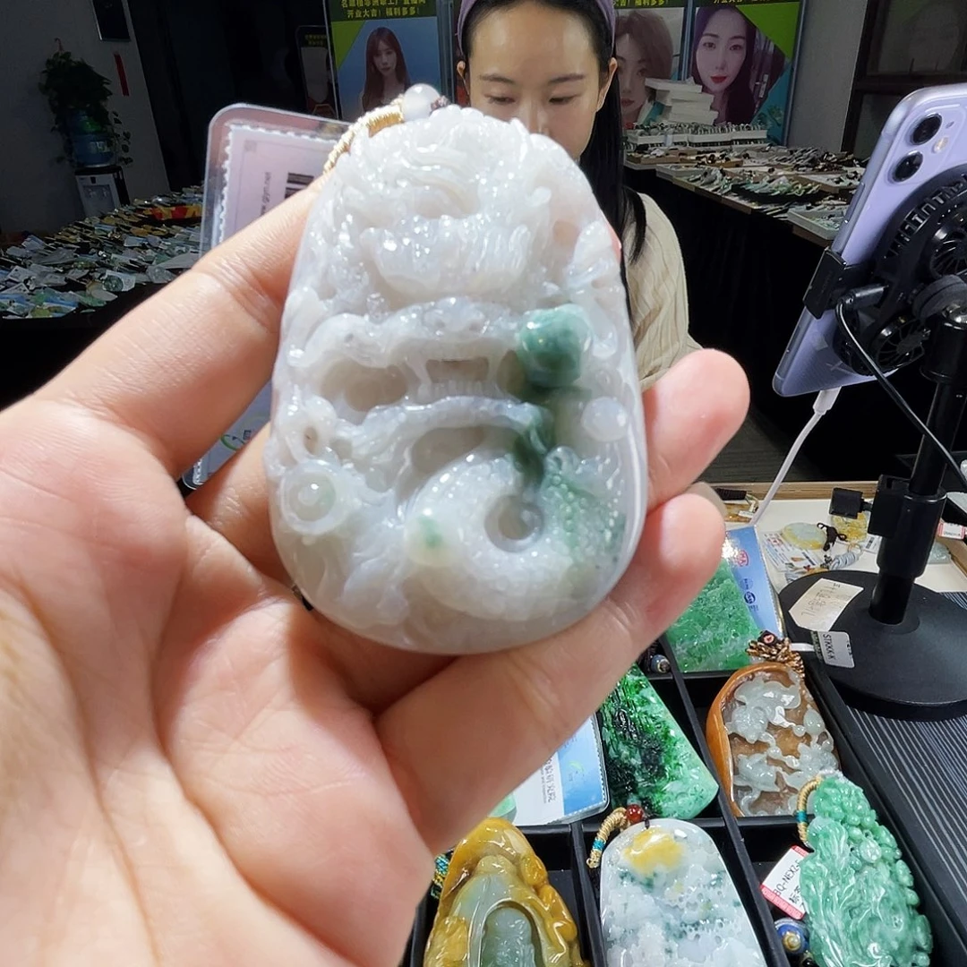 颈饰未镶嵌翡翠一