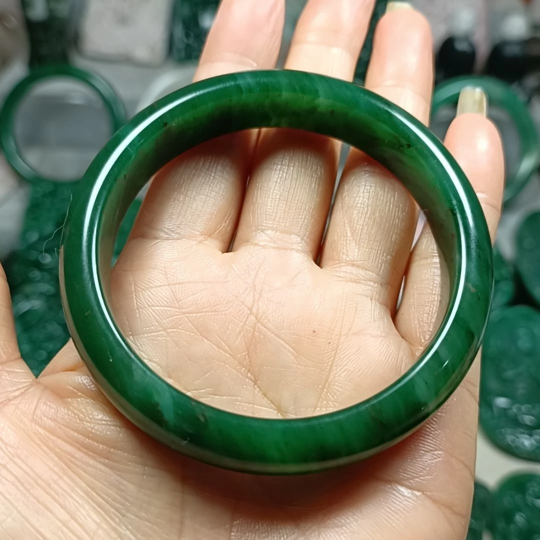 独山玉未镶嵌手镯59