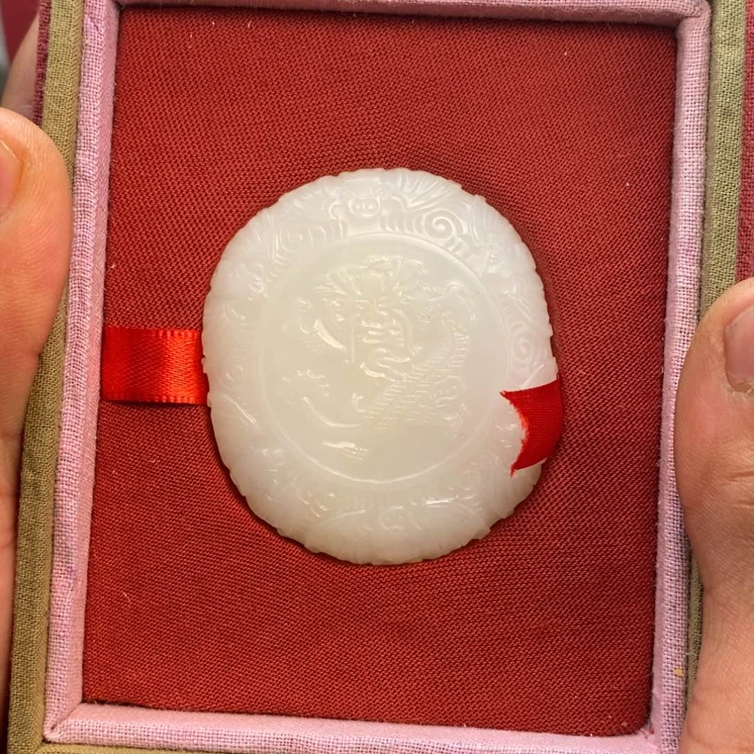 和田玉佩饰未镶嵌盖****斯