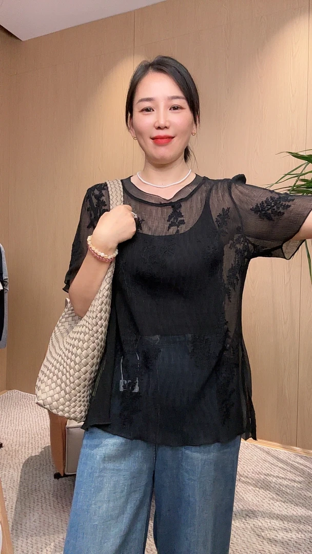 夏季新款刺绣镂空高级感洋气时尚T恤罩衫 A9022