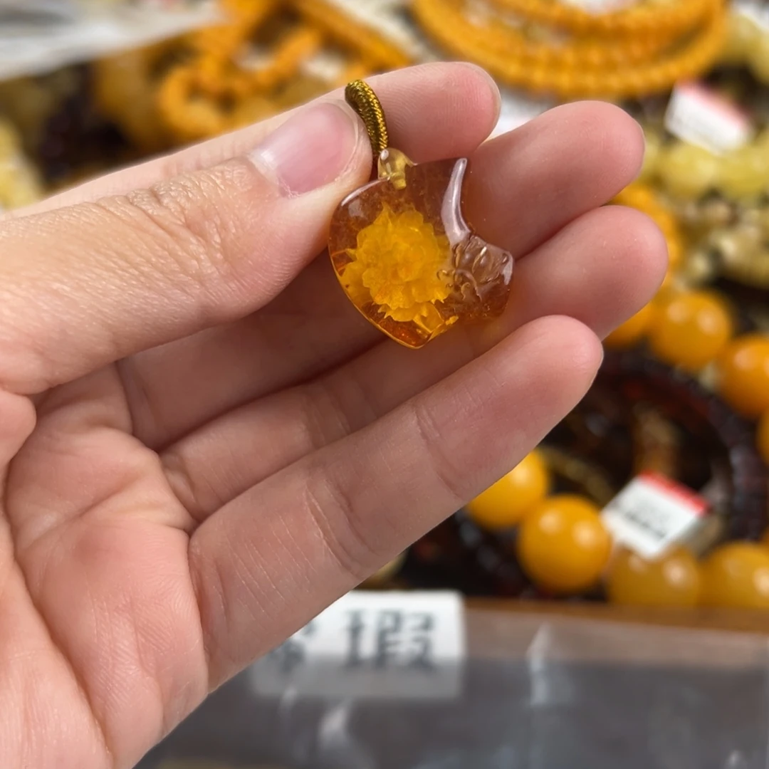 琥珀未镶嵌珠宝奇石