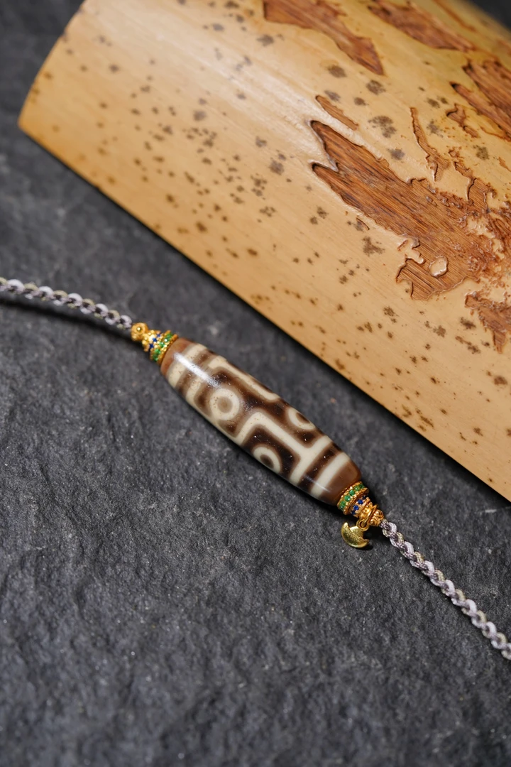 今日上新重磅福利 建成双线折线六眼天珠 地埋质感很有老味儿