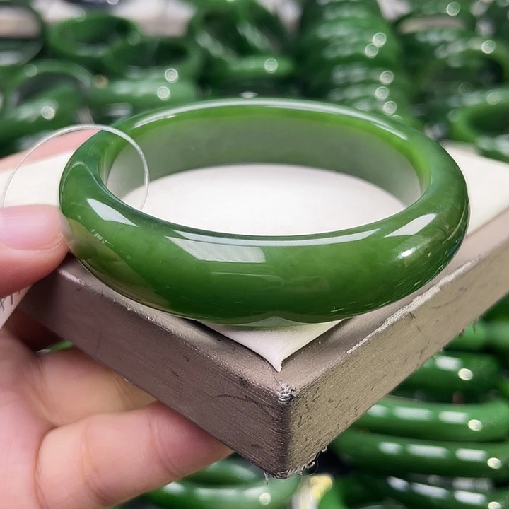 未镶嵌手镯和田玉（碧玉）