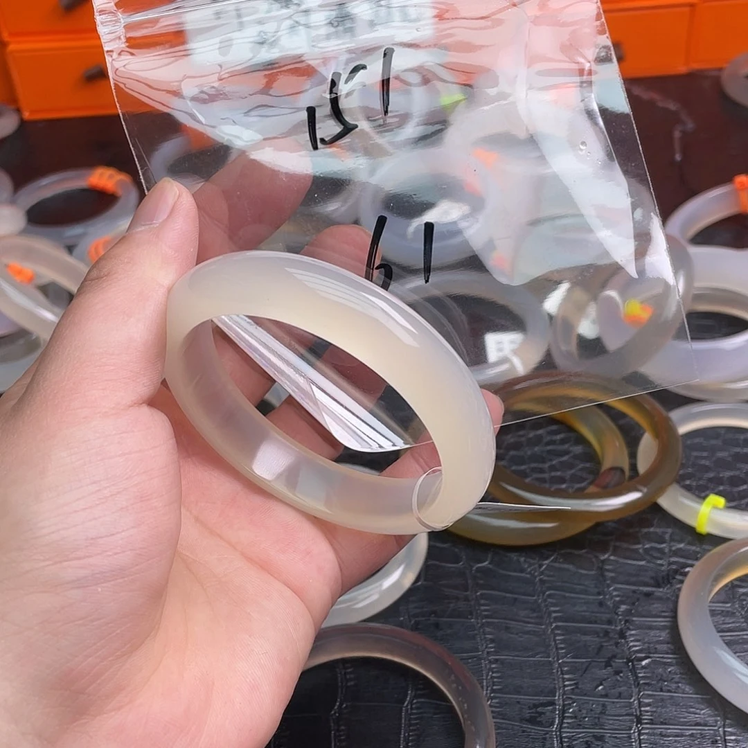 玛瑙/玉髓手镯未镶嵌如****?151