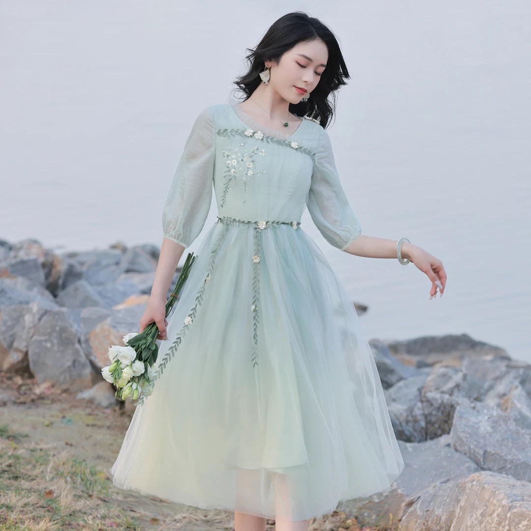 烟花烫法式收腰连衣裙女春新款甜美气质淡雅仙女a字网纱裙 伊树