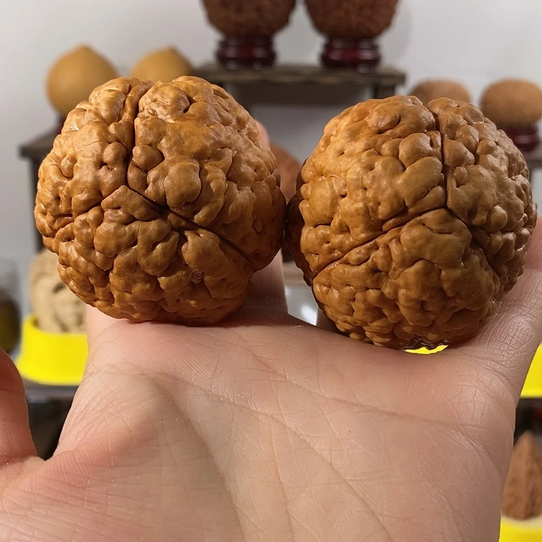 吊坠文玩核桃三瓣脑纹金刚微色5060