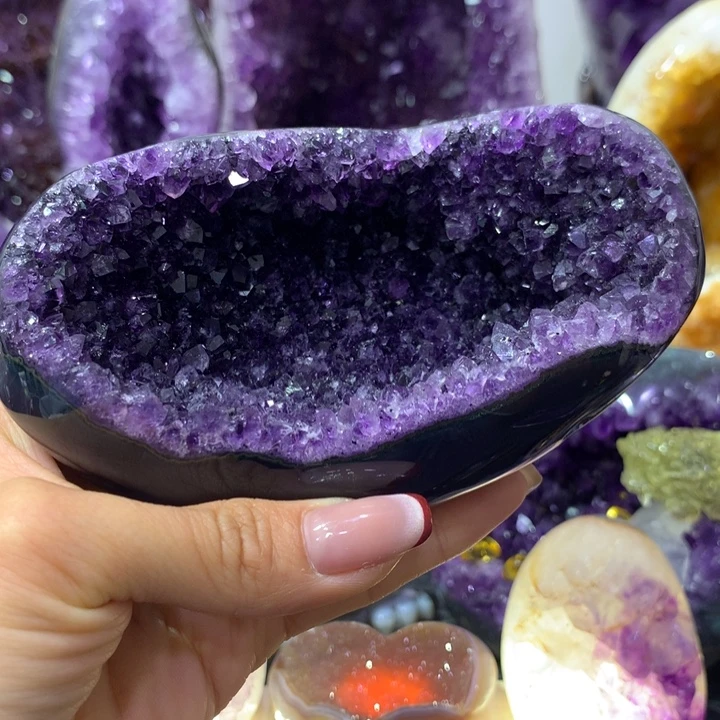 未镶嵌水晶大型摆件（非配饰）