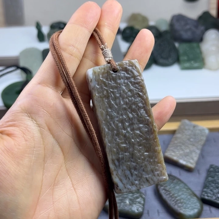 和田玉（糖玉）未镶嵌颈饰