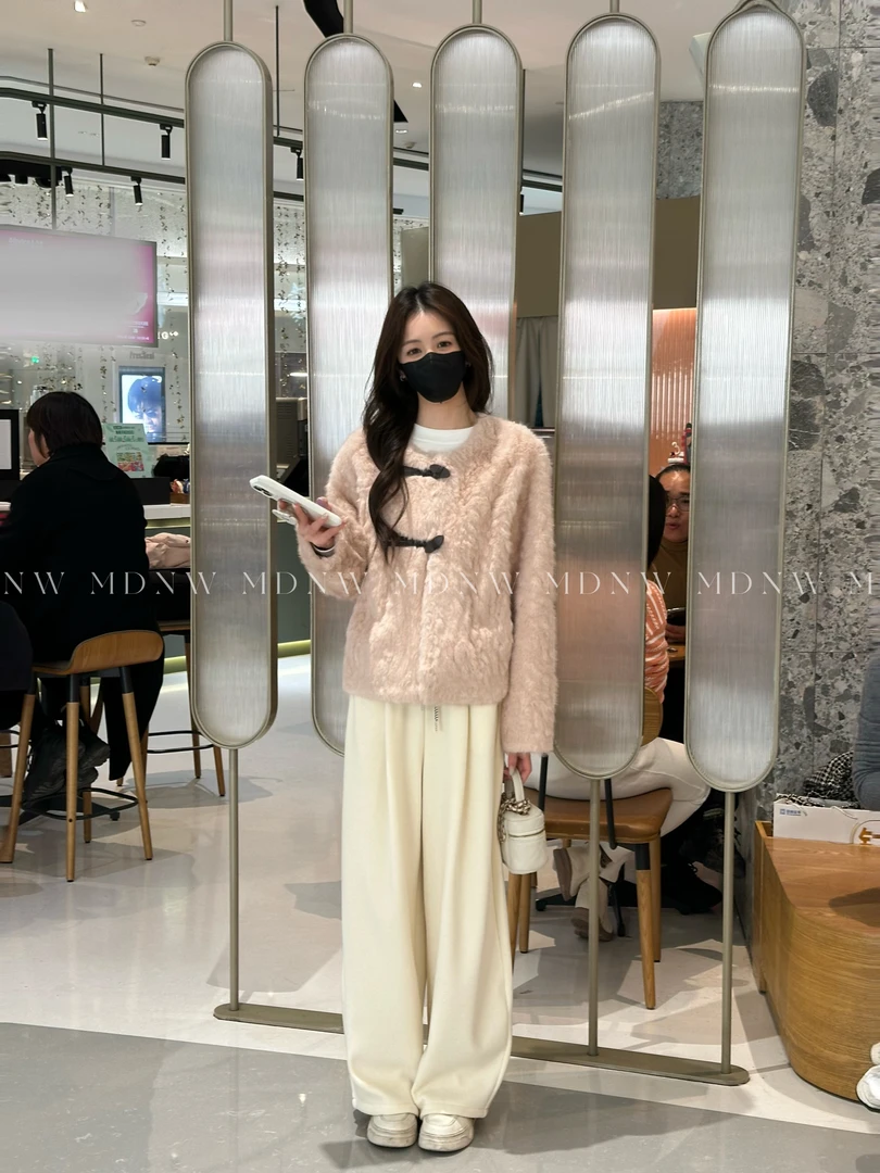 2025设计师新款温暖保暖韩版短款高级毛毛外套WT2522