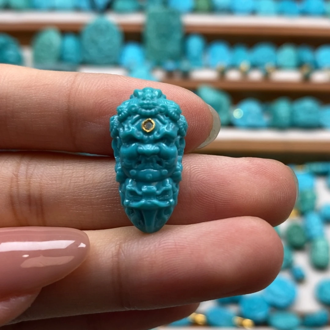 绿松石未镶嵌颈饰