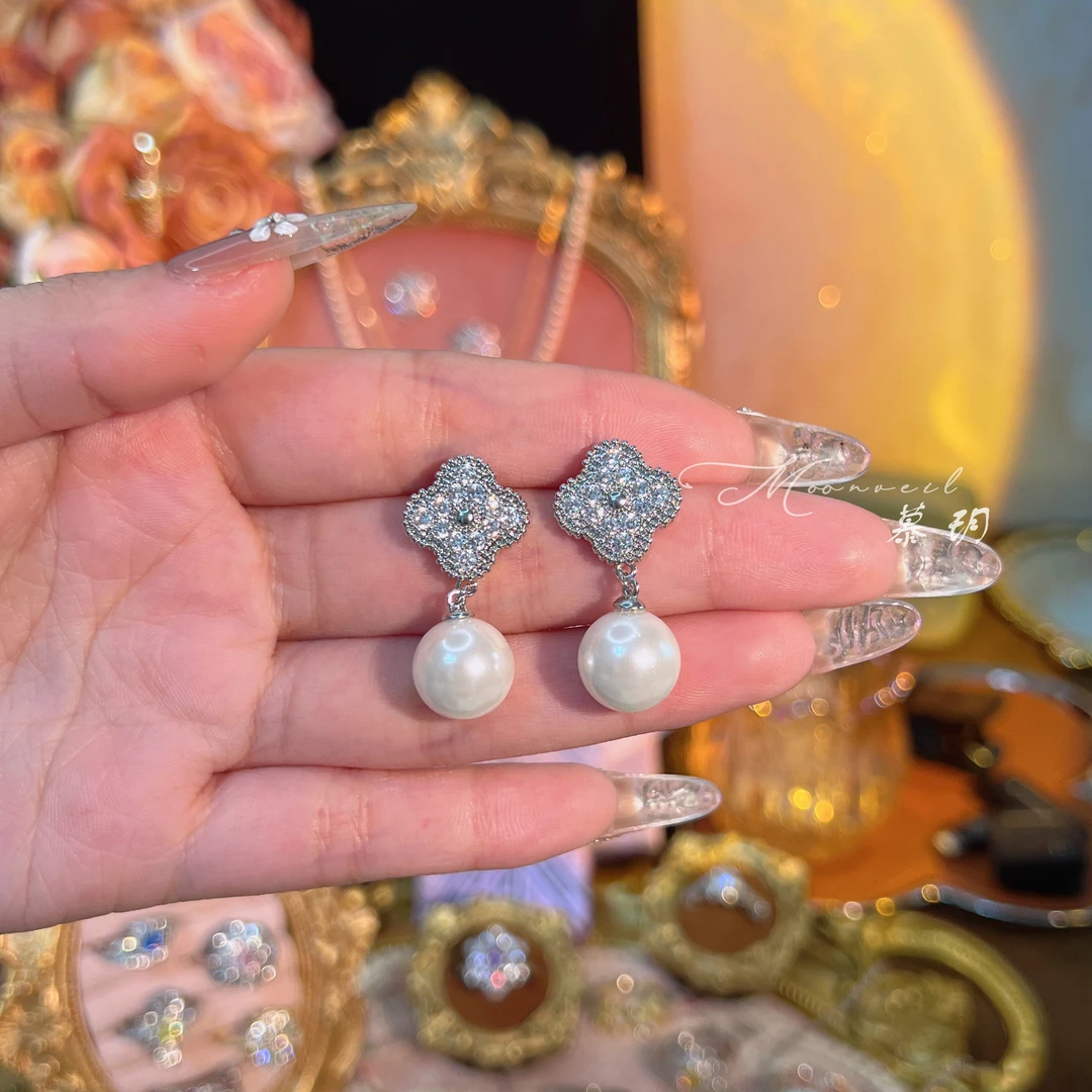 铜合金耳饰 【2027】暮雪迟迟/满钻珍珠气质感四叶耳饰