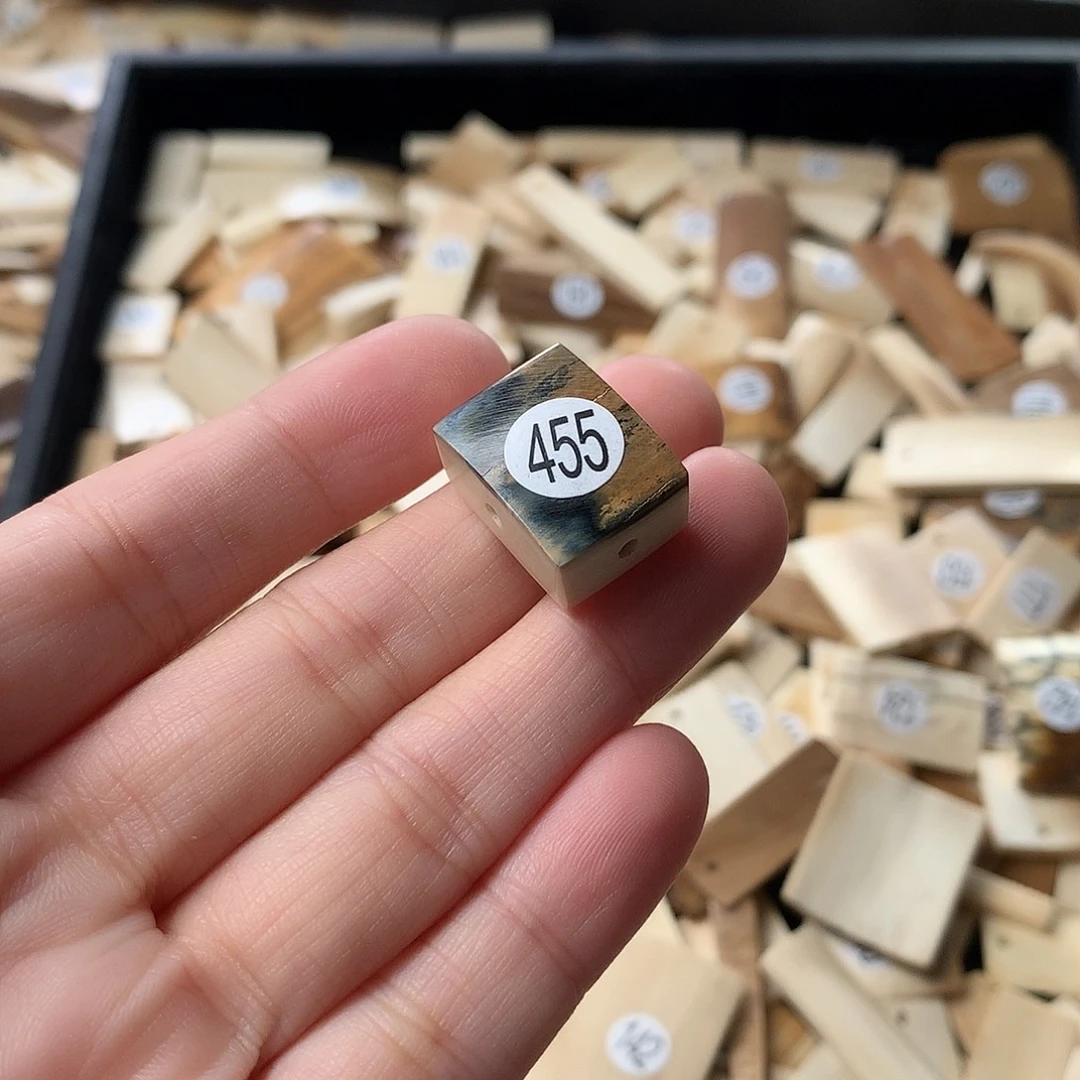 泥塑不打孔联系客服