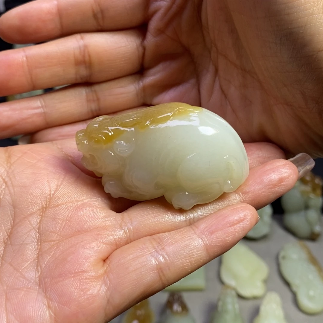 康***颈饰未镶嵌和田玉（糖玉）