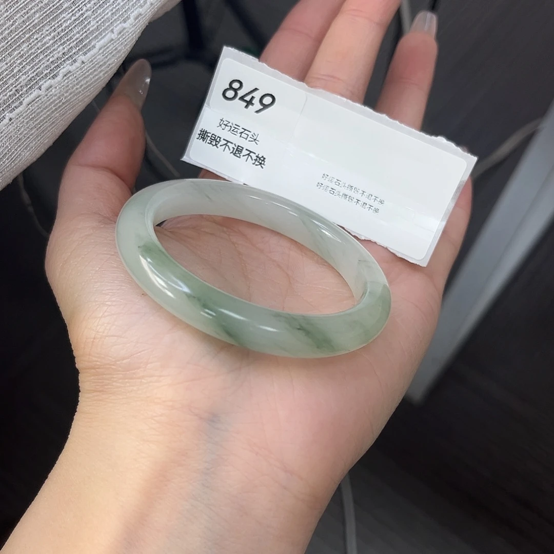 石英质玉（天山翠）未镶嵌手镯