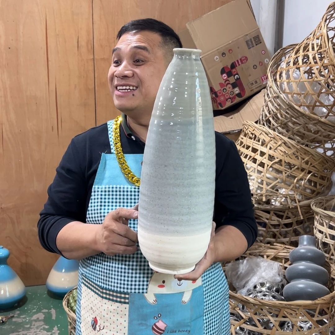 摆件101 号高中低温陶瓷瓶（部分微瑕）