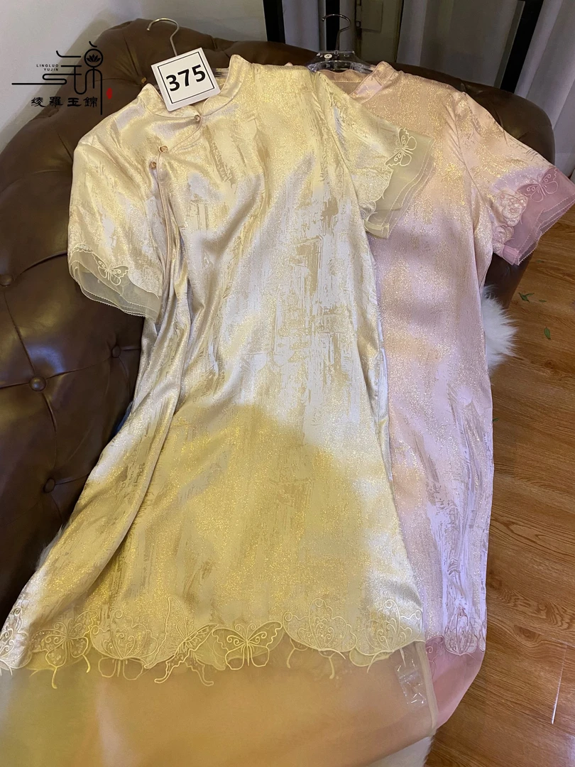 “375”桑蚕丝烫金蝴蝶设计轻奢长款连衣裙