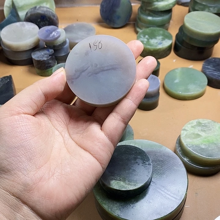 太***空和田玉（糖玉）未镶嵌珠宝半成品