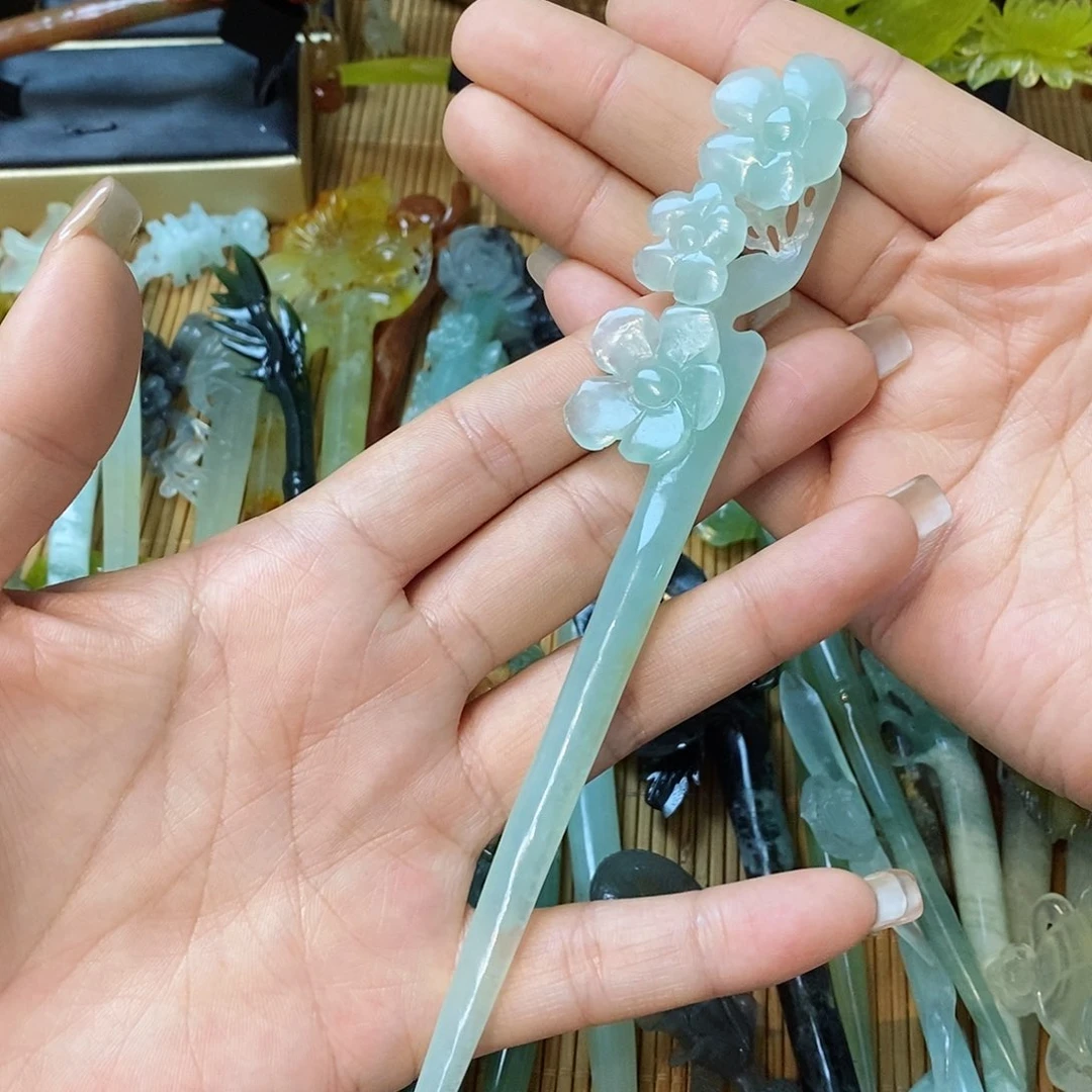 蛇纹石玉发簪未镶嵌墨*白