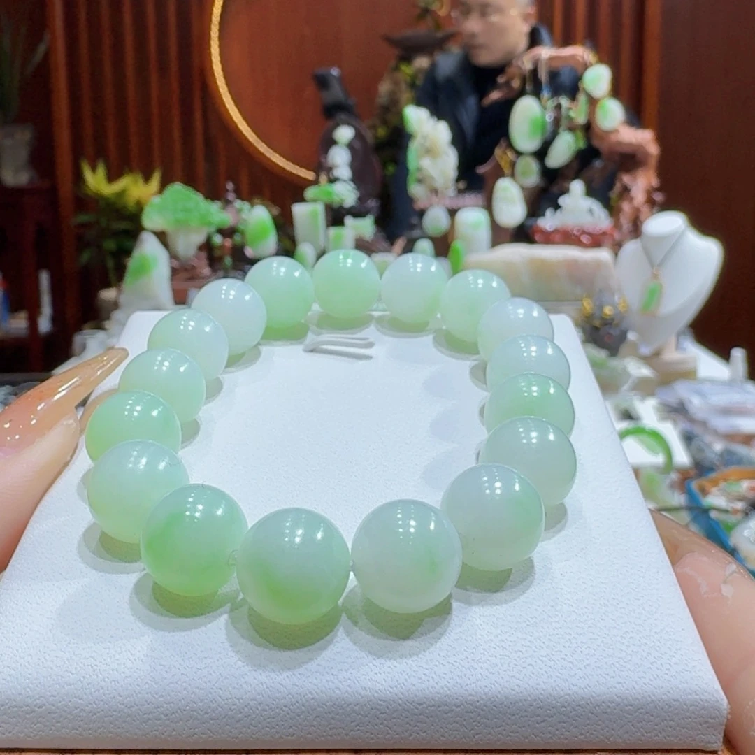 和田玉白底翠卡12未镶嵌