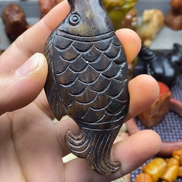 未镶嵌蛇纹石玉颈饰