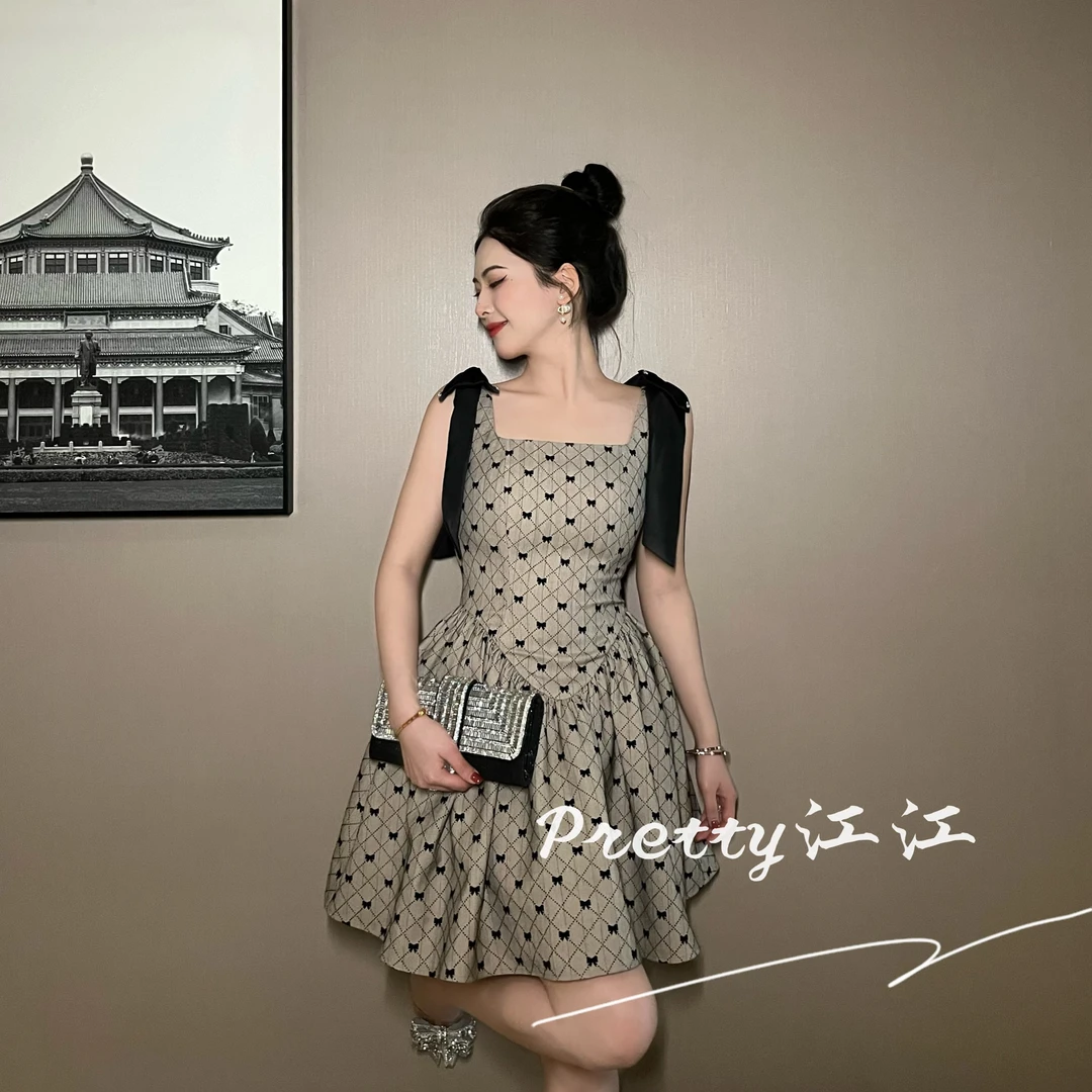 Pretty小众设计师品牌江江定制  露肩时尚设计感收腰连衣裙15392