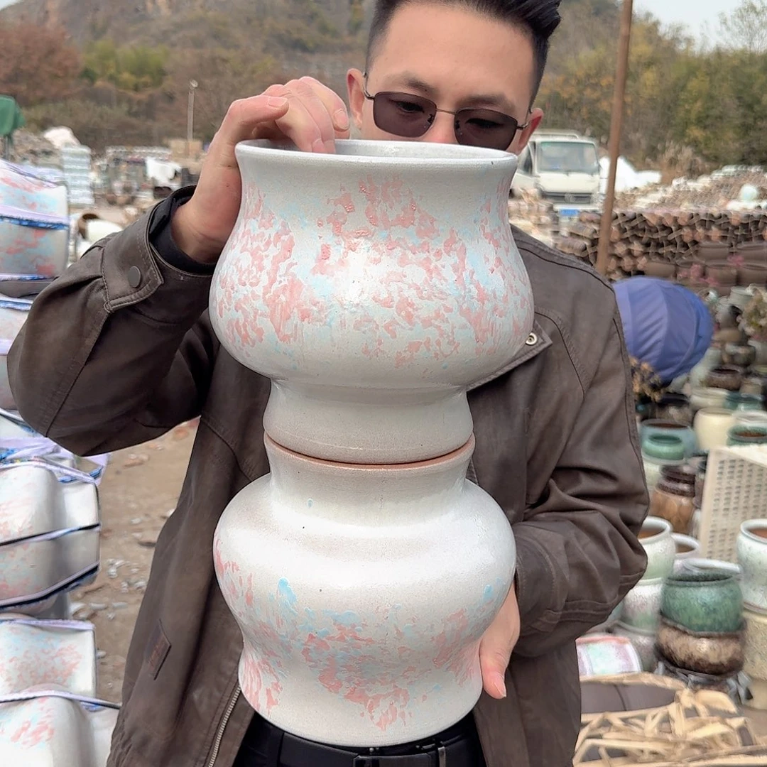 紫砂花盆口18高19（两个胖精灵粉