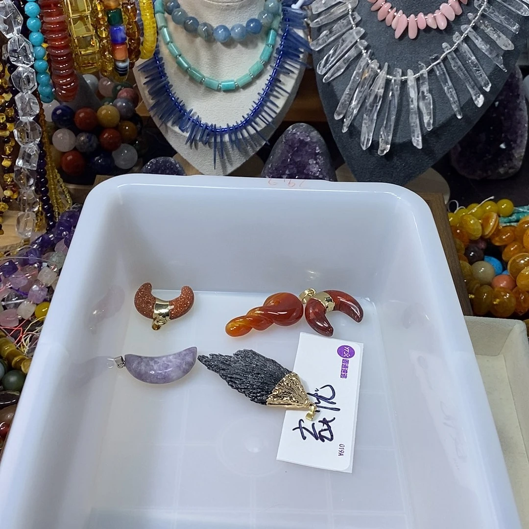 忘****石英质玉未镶嵌，自选2.5单，