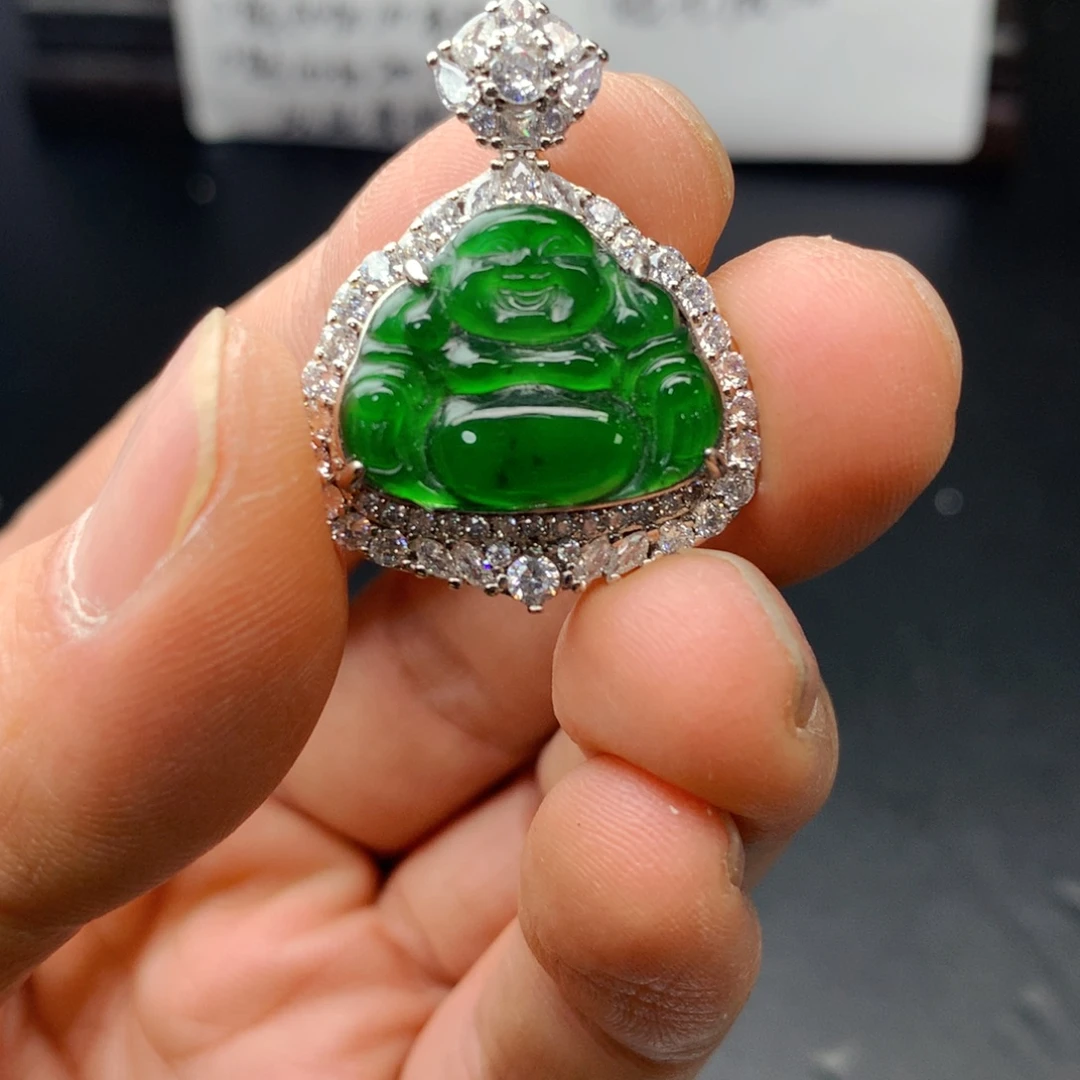 翡翠未镶嵌颈饰翡翠首饰和翡翠珠宝