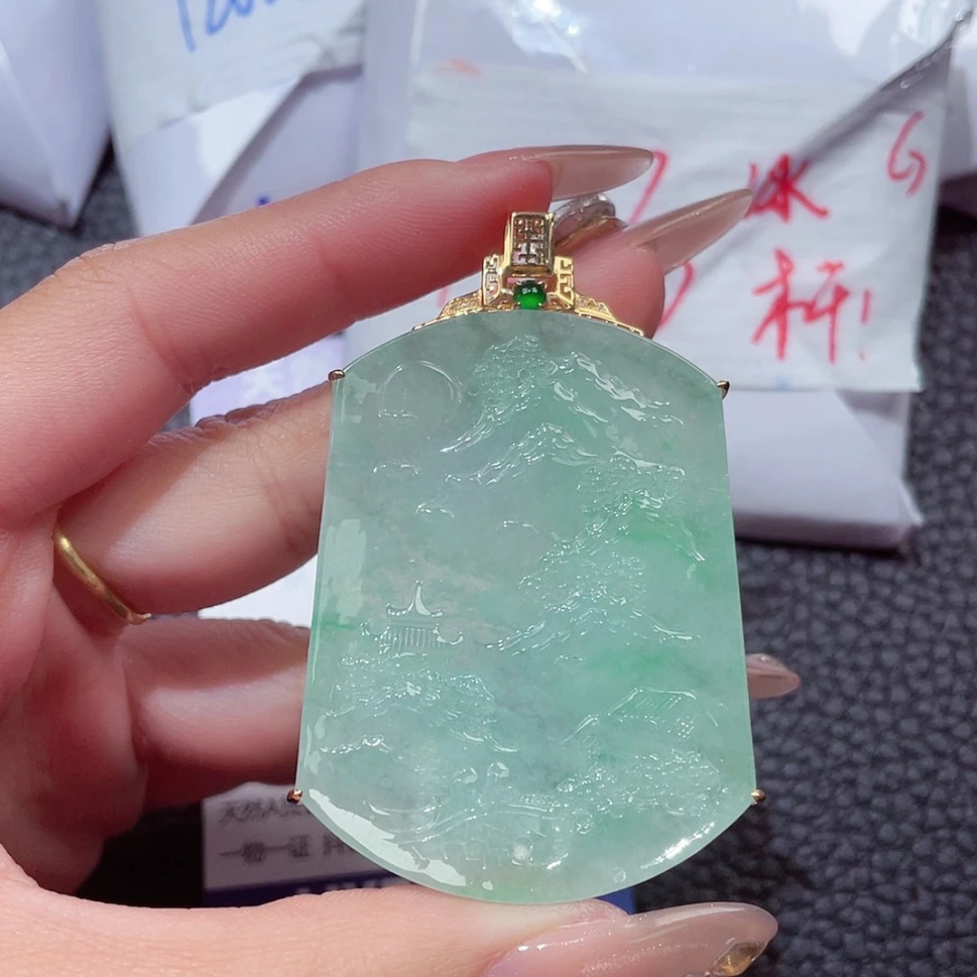 颈饰18K金镶嵌翡翠翡翠