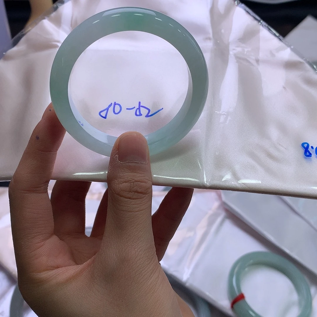 翡翠未镶嵌手镯翡翠