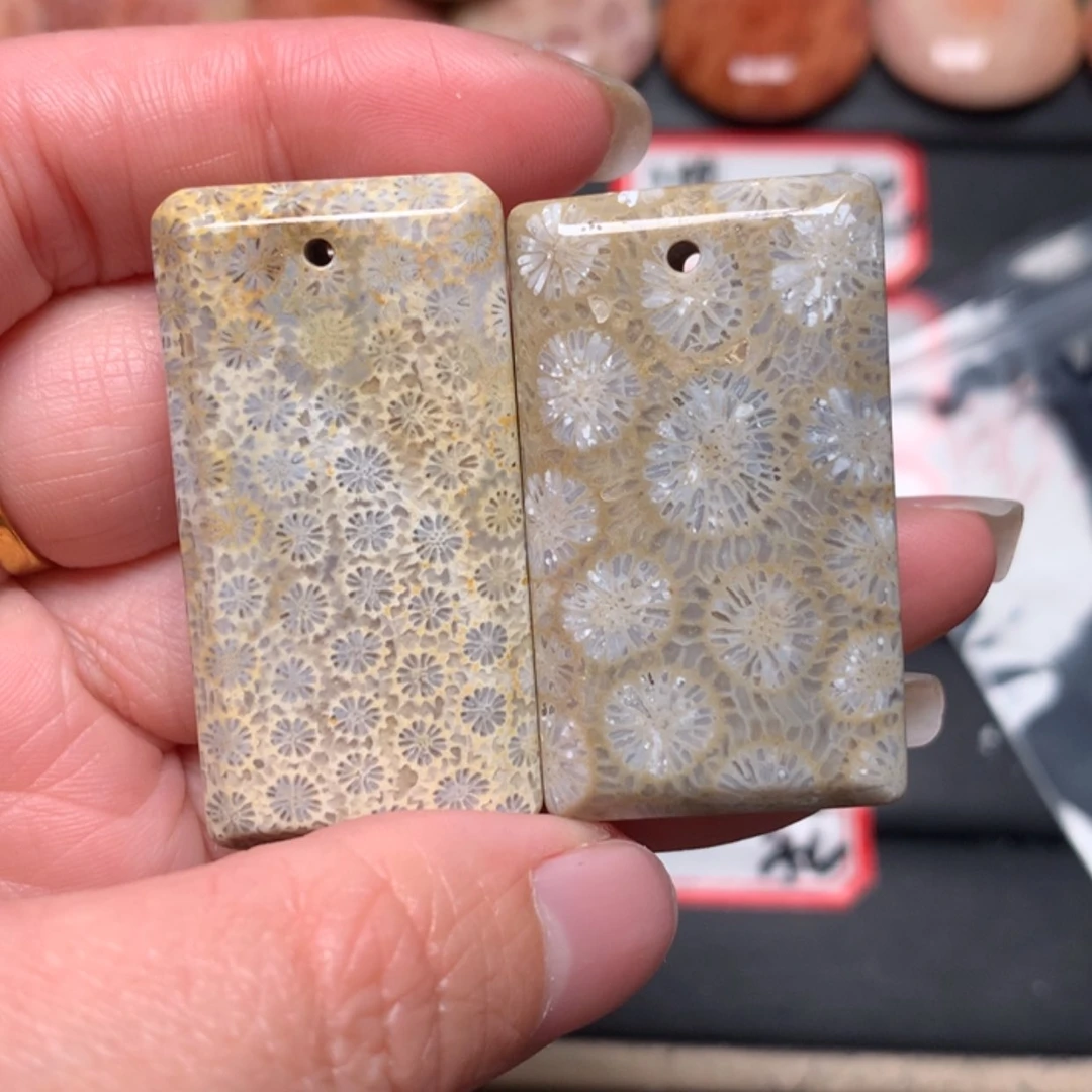 【闪购商品】硅化玉颈饰未镶嵌铃****光