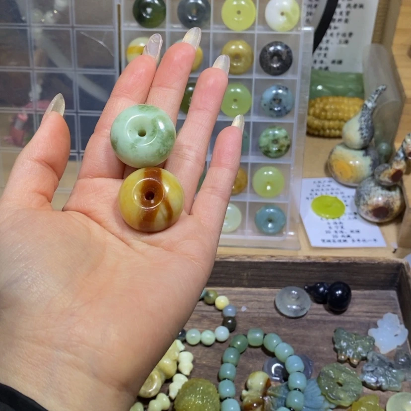 【闪购商品】蛇纹石玉颈饰未镶嵌?****?33