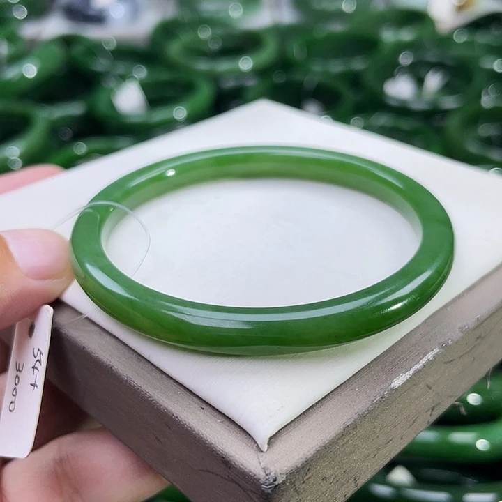 未镶嵌手镯和田玉（碧玉）