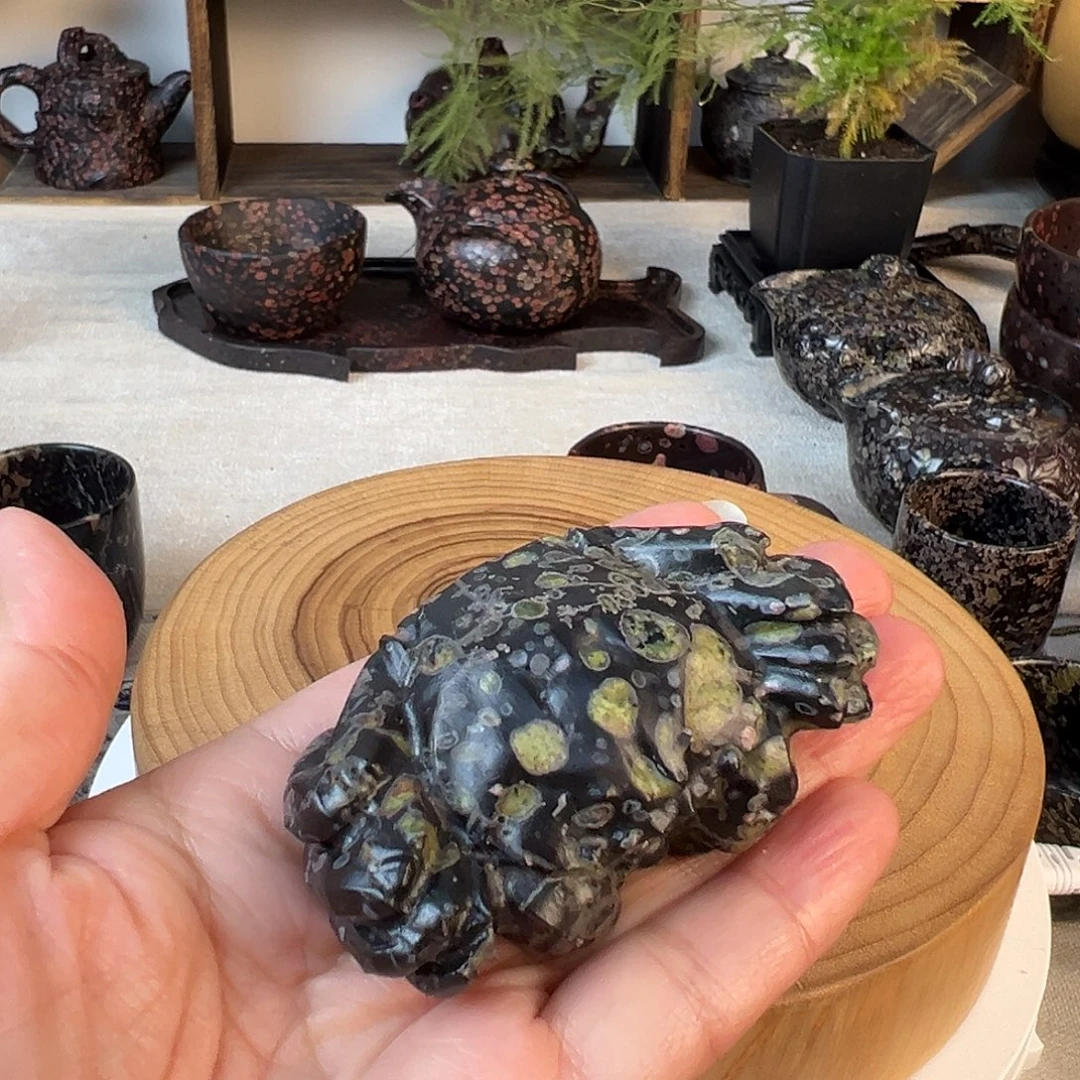 梅花玉老坑料茶摆件