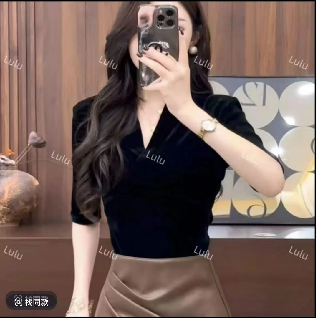 法式轻熟气质休闲时尚丝绒交叉设计V领短袖T恤女2025夏季新款上衣