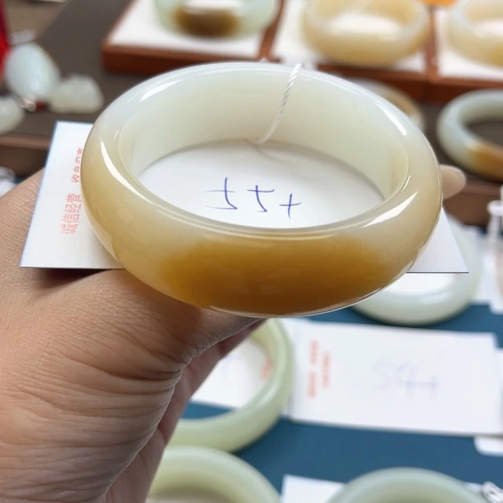 未镶嵌手镯和田玉丫****2