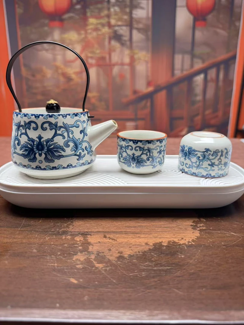 缠枝莲满花提梁壶加两杯赠茶盘